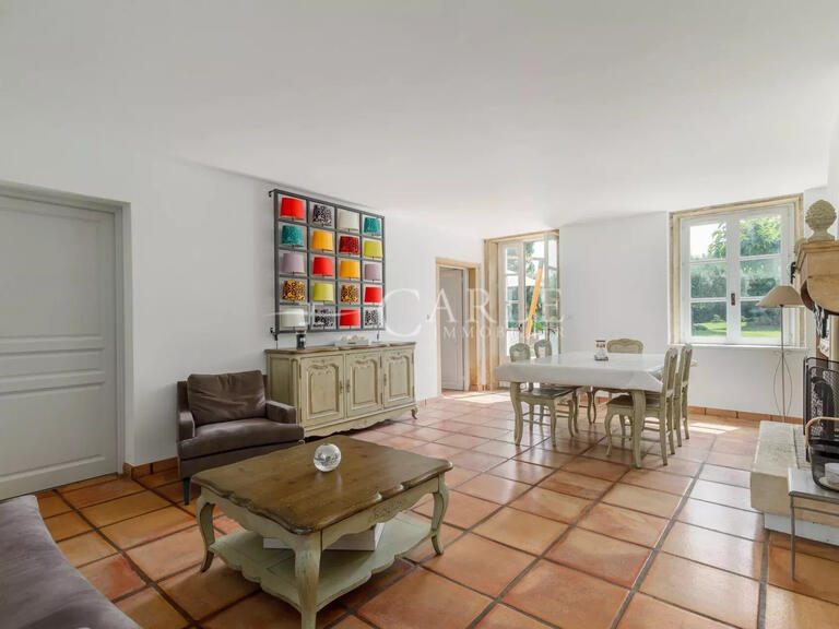 House Saint-Bonnet-de-Mure - 3 bedrooms - 440m²