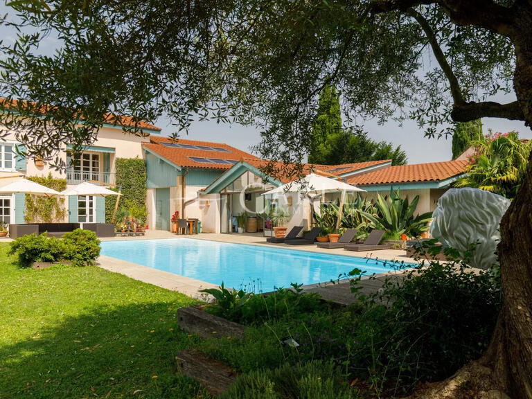 House Saint-Bonnet-de-Mure - 3 bedrooms - 440m²