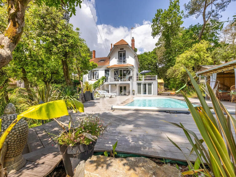 House Saint-Brevin-les-Pins - 5 bedrooms - 235m²