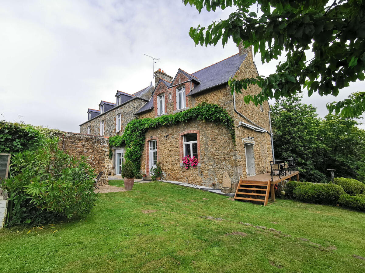 House Saint-Broladre