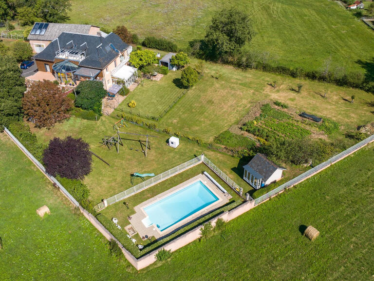 Propriété Saint-Christophe-Vallon - 9 chambres - 330m²