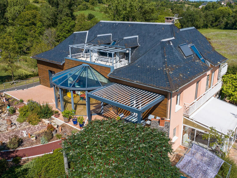 Propriété Saint-Christophe-Vallon - 9 chambres - 330m²