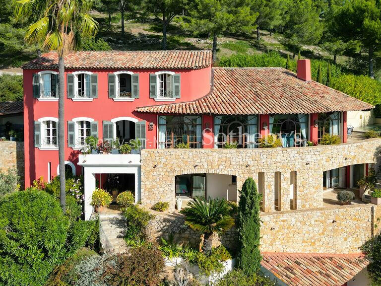 Maison Saint-Cyr-sur-Mer - 4 chambres - 340m²