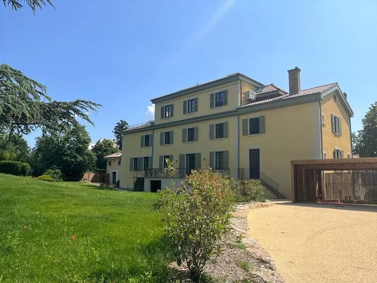 Maison Saint-Genis-Laval - 4 chambres - 244m²