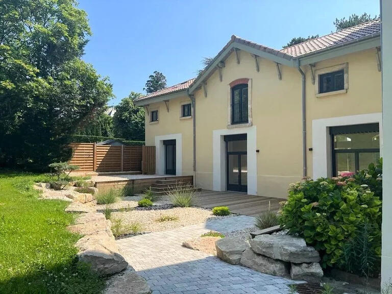 Maison Saint-Genis-Laval - 3 chambres - 146m²