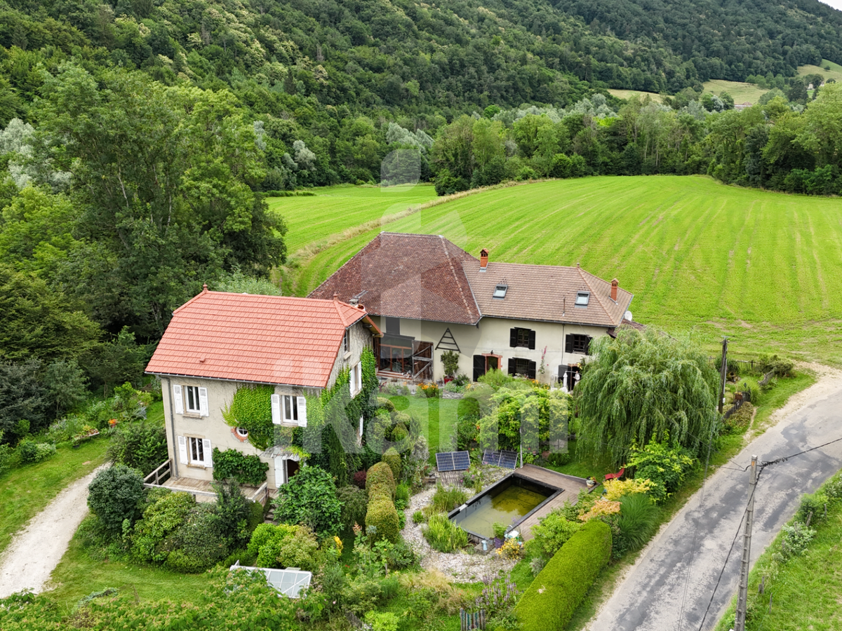 Maison Saint-Geoire-en-Valdaine