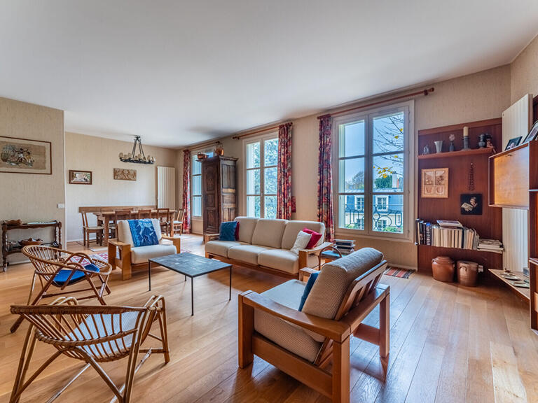 Apartment Saint-Germain-en-Laye - 3 bedrooms - 110m²