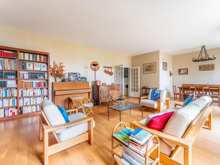 Apartment Saint-Germain-en-Laye - 3 bedrooms - 110m²