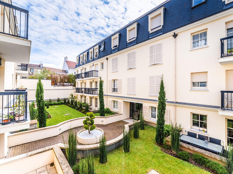 Apartment Saint-Germain-en-Laye - 3 bedrooms - 111m²