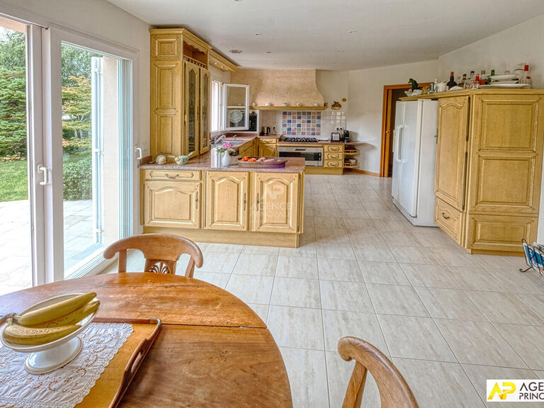 House Saint-Germain-en-Laye - 4 bedrooms - 205m²