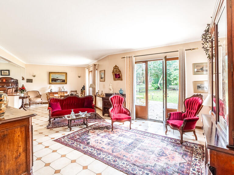 House Saint-Germain-en-Laye - 6 bedrooms - 236m²