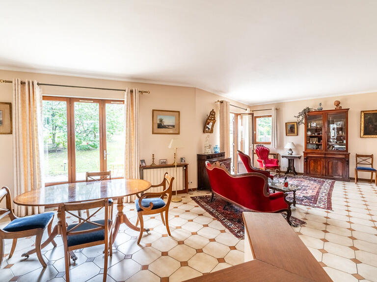 House Saint-Germain-en-Laye - 6 bedrooms - 236m²