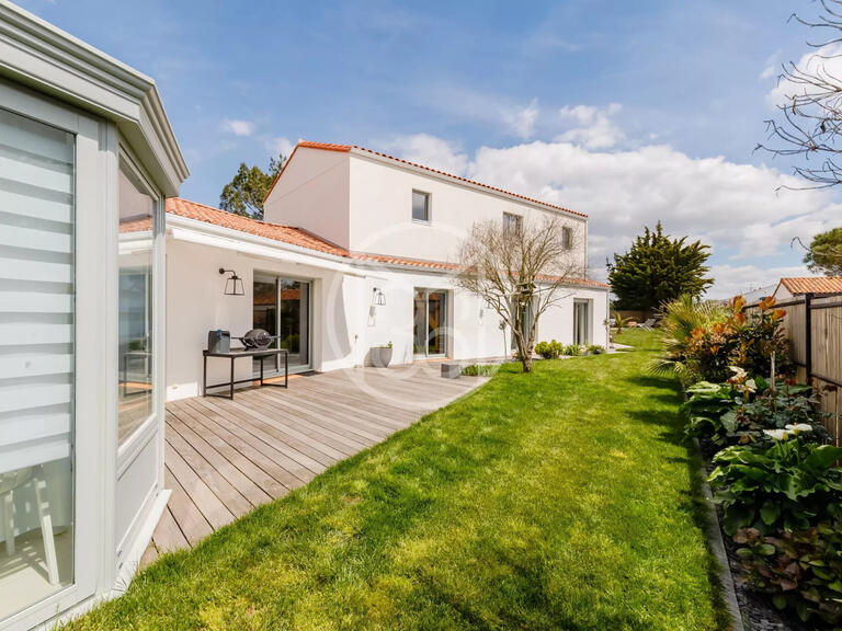 Villa Saint-Gilles-Croix-de-Vie - 6 bedrooms - 273m²