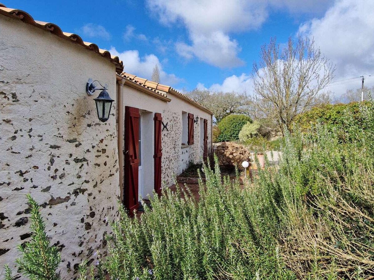 Maison Saint-Hilaire-de-Chaléons