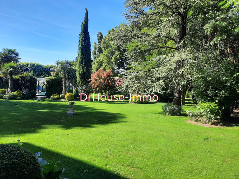 Mansion Saint-Hilaire-la-Palud - 7 bedrooms - 403m²