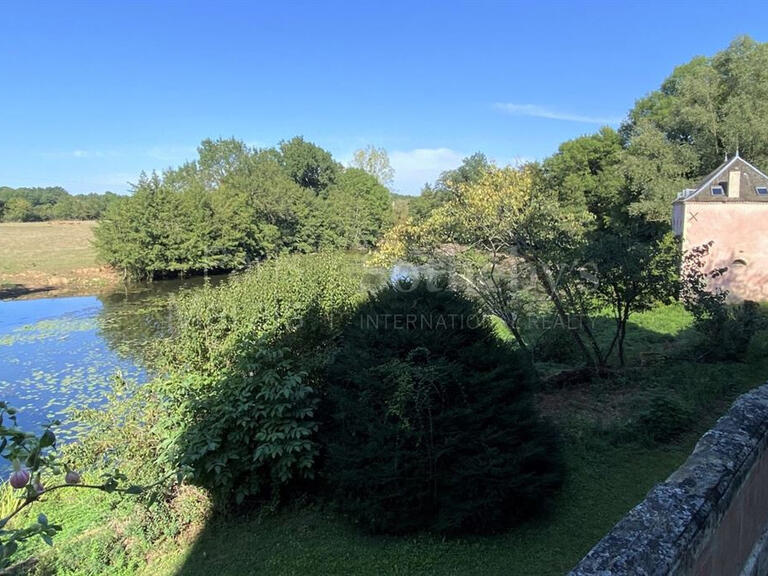 Vente Château Saint-Hilaire-sur-Benaize - 7 chambres