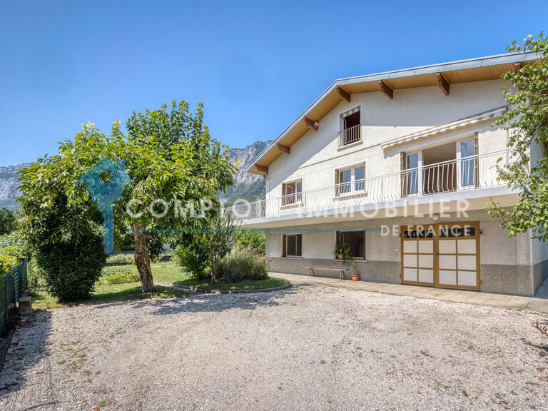 House Saint-Ismier - 4 bedrooms - 175m²