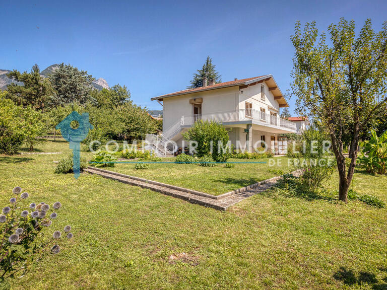 House Saint-Ismier - 5 bedrooms - 175m²