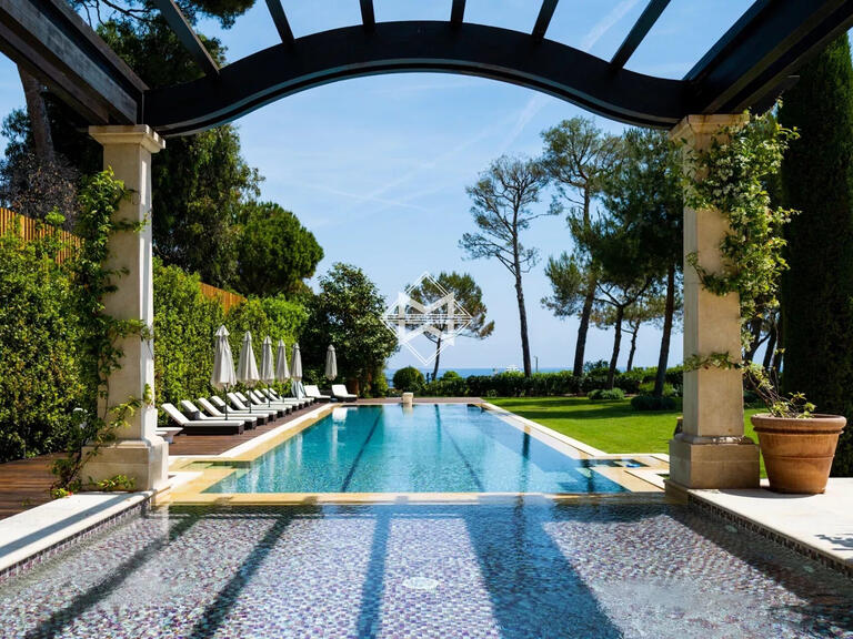 Villa Saint-Jean-Cap-Ferrat - 6 chambres - 1150m²