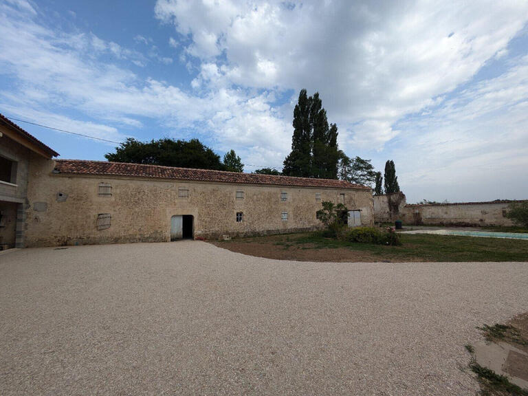 Propriété Saint-Jean-d'Angély - 7 chambres