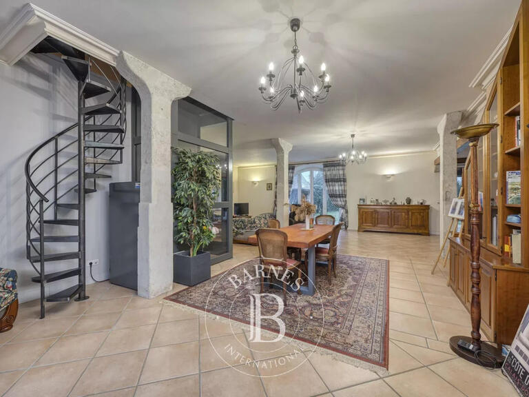 Maison Saint-Jean-de-Gonville - 392m²