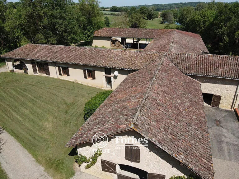 Château Saint-Jean-le-Comtal - 9 chambres - 1200m²