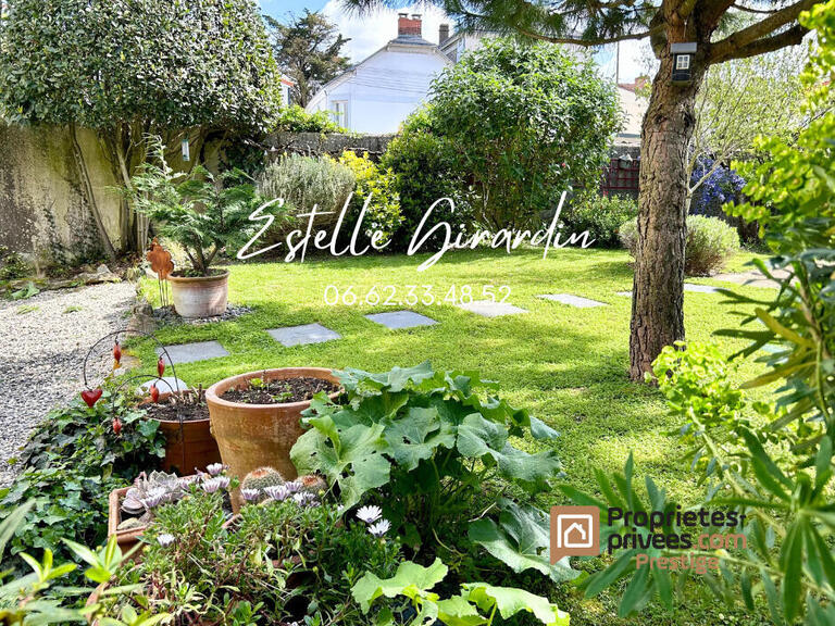 Sale Property Saint-Julien-de-Concelles - 5 bedrooms