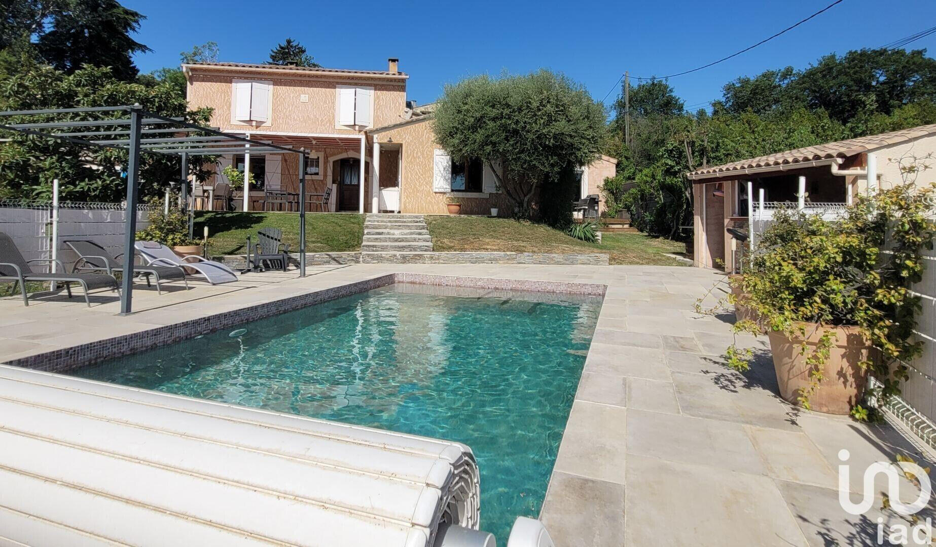 Sale Villa Saint-Julien-de-Peyrolas : 498 000€