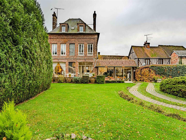 Maison Saint-Julien-le-Faucon - 5 chambres - 260m²