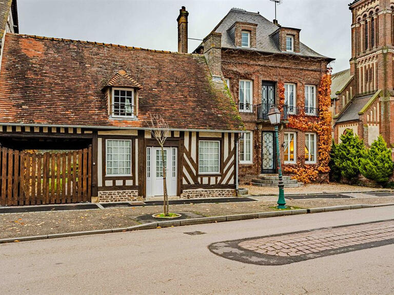 Maison Saint-Julien-le-Faucon - 5 chambres - 260m²