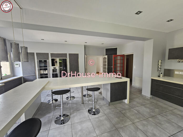 Villa Saint-Laurent-d'Arce - 8 chambres - 411m²