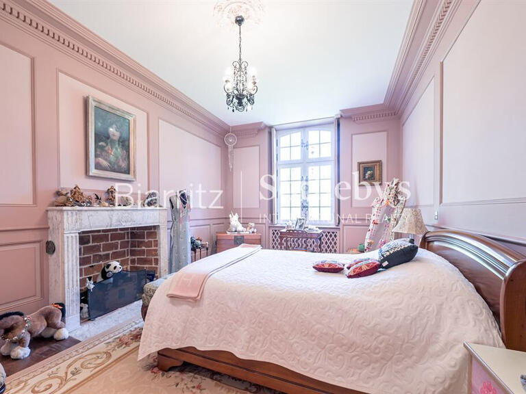 Castle Saint-Laurent-de-Gosse - 7 bedrooms - 824m²