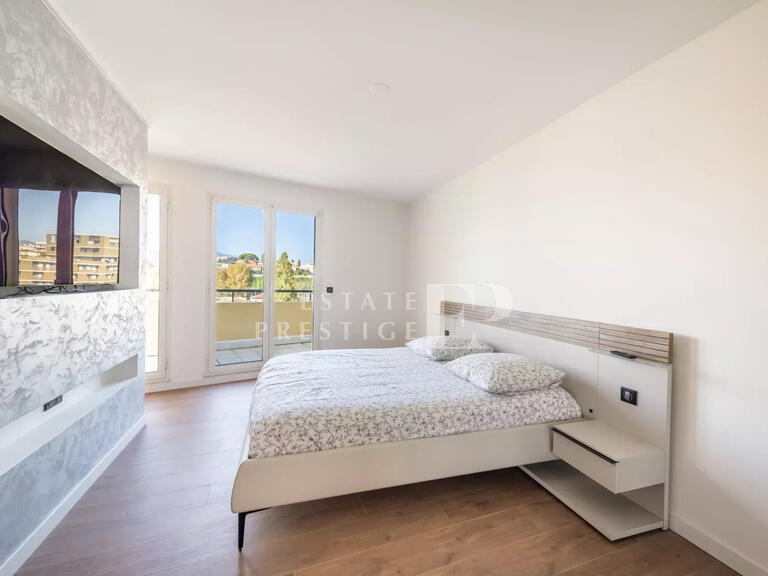 Apartment Saint-Laurent-du-Var - 3 bedrooms - 129m²