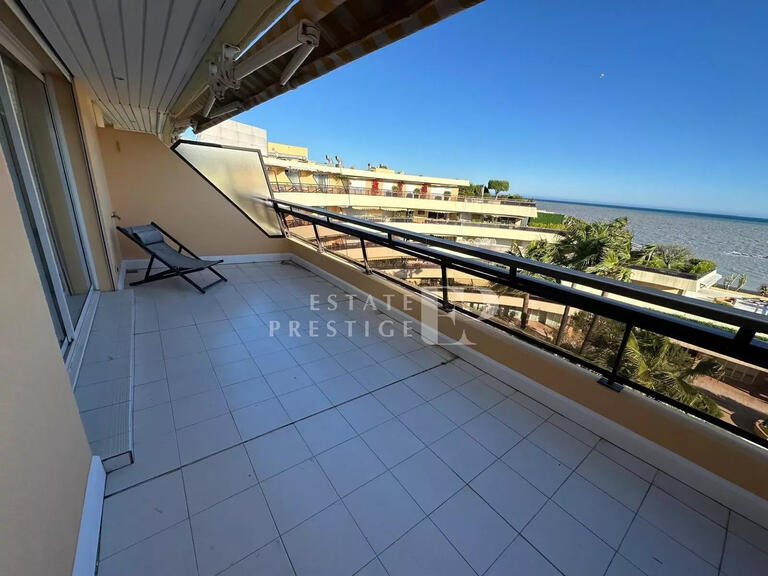 Apartment Saint-Laurent-du-Var - 3 bedrooms - 129m²