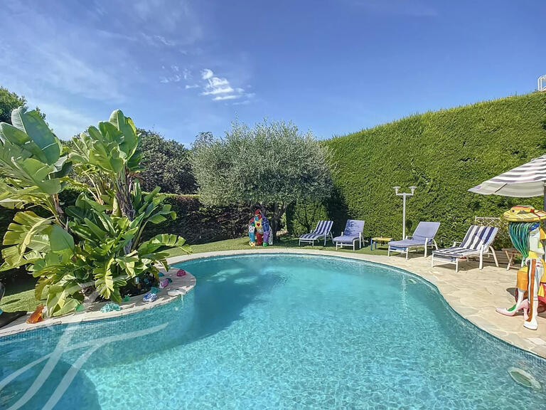 House Saint-Laurent-du-Var - 4 bedrooms - 210m²