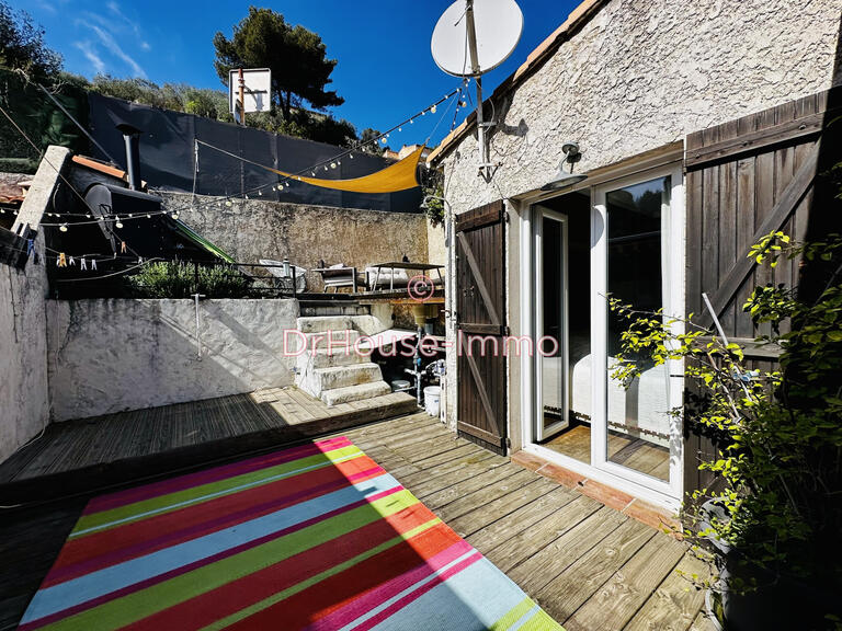 Vente Villa Saint-Laurent-du-Var - 4 chambres