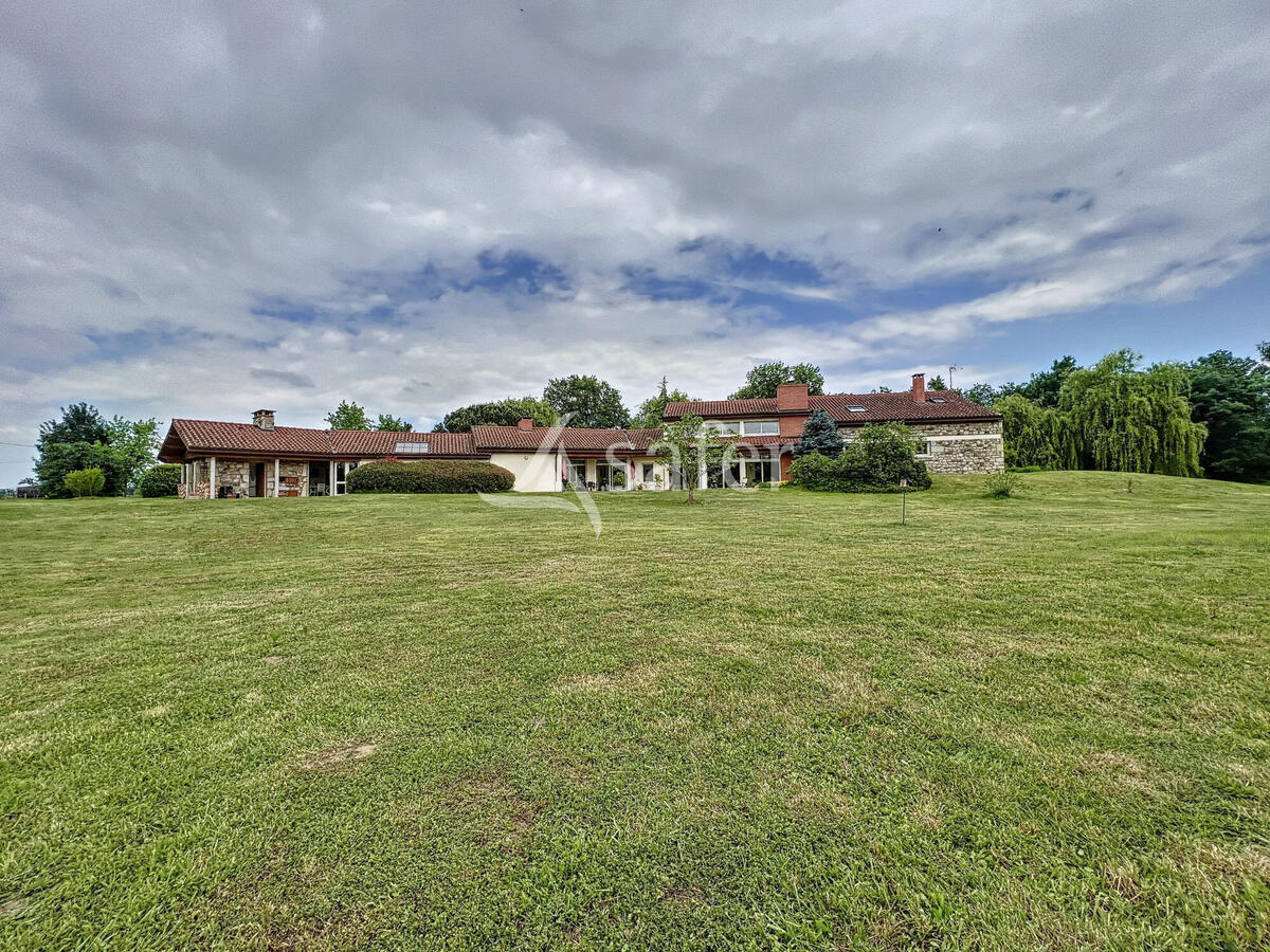 House Saint-Laurent-la-Conche