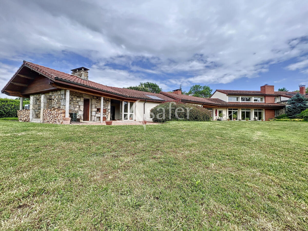 House Saint-Laurent-la-Conche