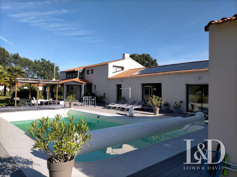 House Saint-Léger-les-Vignes - 7 bedrooms - 311m²