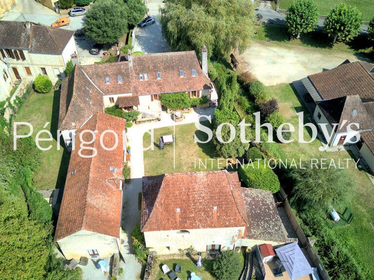 Maison Saint-Léon-sur-Vézère - 8 chambres - 500m²