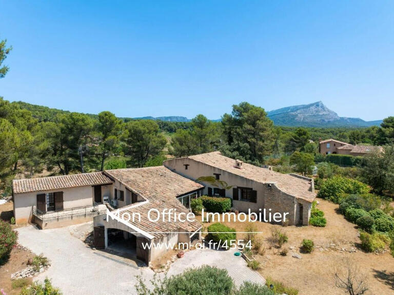 House Saint-Marc-Jaumegarde - 7 bedrooms - 340m²