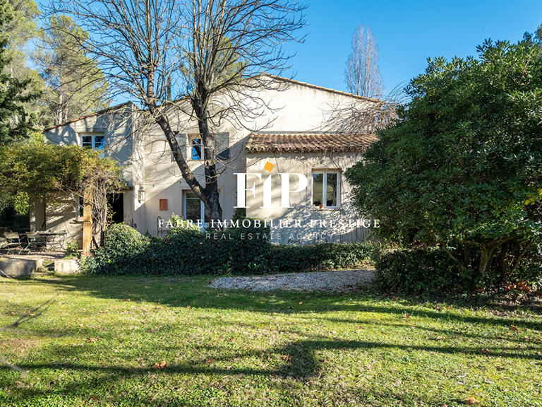 Propriété Saint-Marc-Jaumegarde - 5 chambres - 205m²