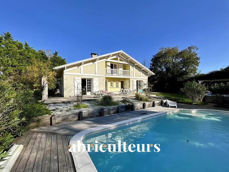 Maison Saint-Martin-de-Seignanx - 250m²