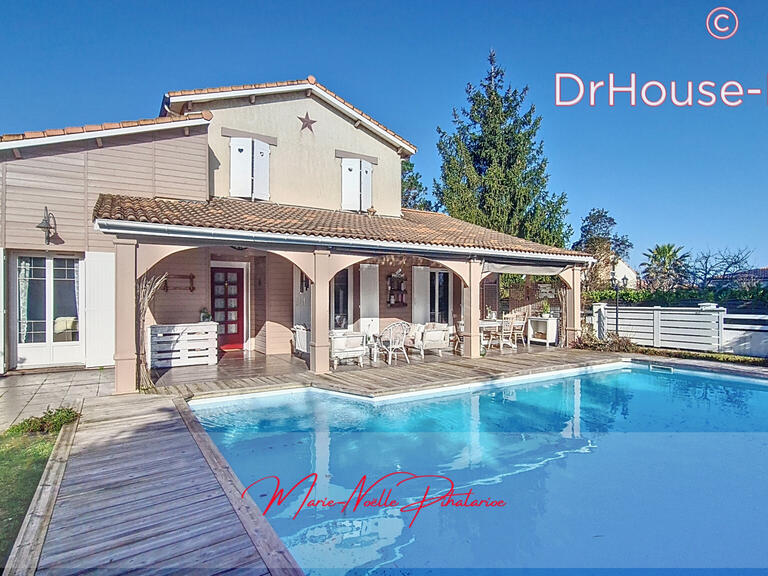 Villa Saint-Médard-en-Jalles - 5 bedrooms - 240m²