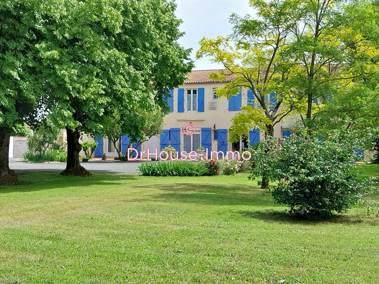 Villa Saint-Ouen-d'Aunis - 11 bedrooms - 605m²