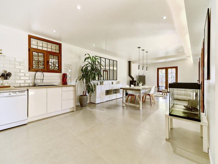 Sale Apartment Saint-Paul-de-Vence - 3 bedrooms