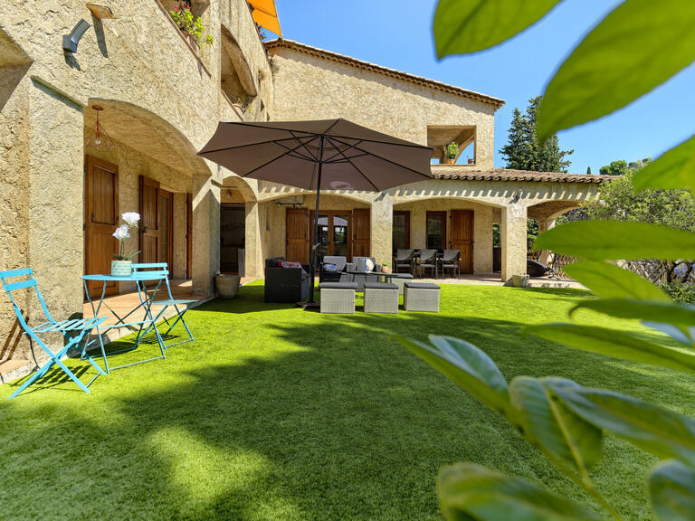 Sale Apartment Saint-Paul-de-Vence - 3 bedrooms