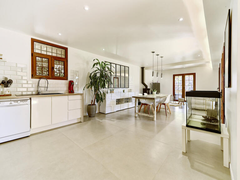 Apartment Saint-Paul-de-Vence - 3 bedrooms - 138m²