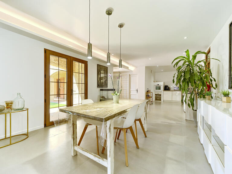 Apartment Saint-Paul-de-Vence - 3 bedrooms - 138m²