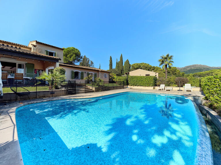 House Saint-Paul-de-Vence - 5 bedrooms - 216m²